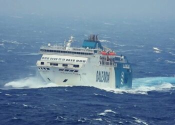 Caos en la línea marítima Ceuta–Algeciras por el temporal este fin de semana: barcos a la deriva y decenas de vehículos dañados