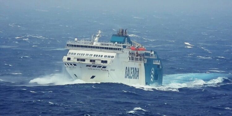 Caos en la línea marítima Ceuta–Algeciras por el temporal este fin de semana: barcos a la deriva y decenas de vehículos dañados