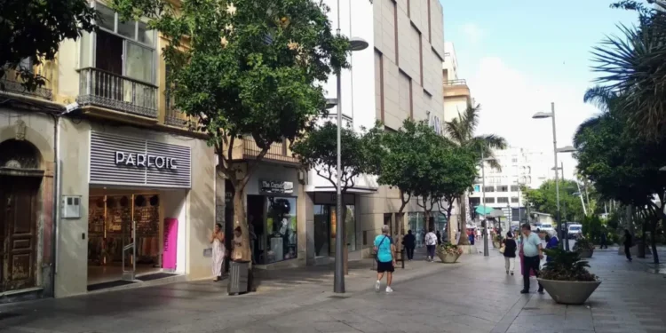 Ceuta autoriza la apertura de comercios todos los domingos y festivos durante 2026