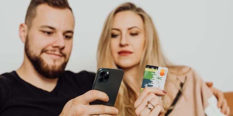 El aviso del Banco de España a quienes tienen una cuenta compartida