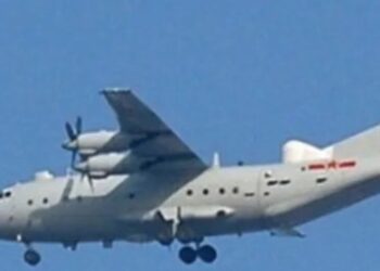 Marruecos vigila un avión espía británico sobre el Estrecho de Gibraltar