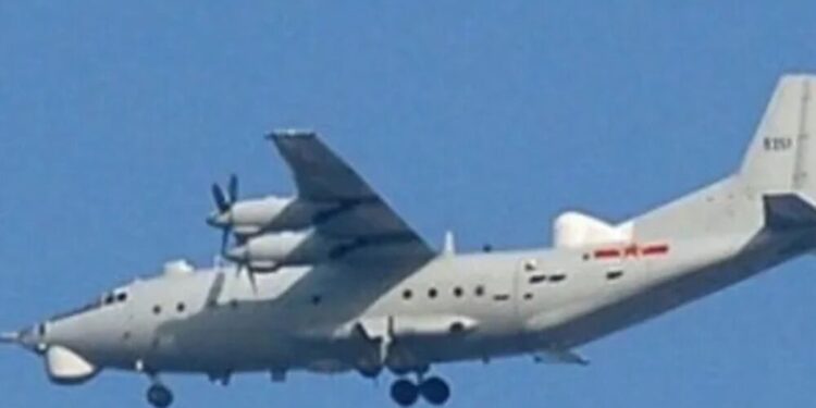 Marruecos vigila un avión espía británico sobre el Estrecho de Gibraltar