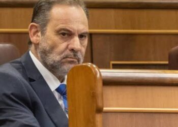 Ferraz se queda sin excusas: dice que Ábalos no milita desde hace 22 meses pero no cerró su expediente hasta junio