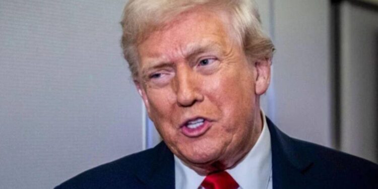 Trump lanza advertencias a Honduras en medio de elecciones reñidas