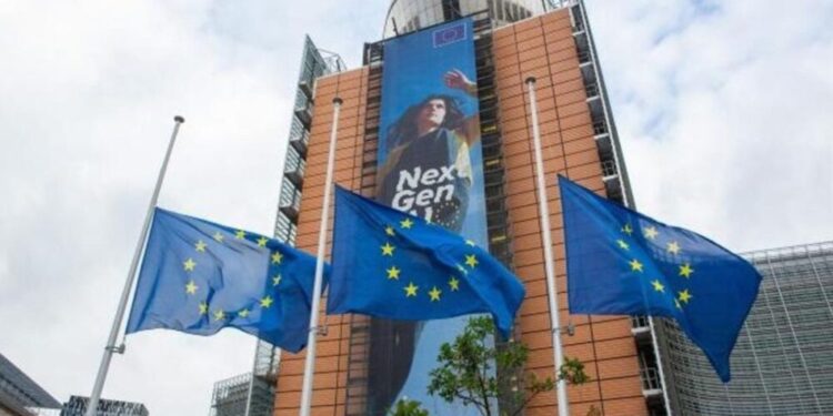 El Gobierno renuncia al 37% de los fondos UE y asume el fracaso en la gestión de 60.000 millones