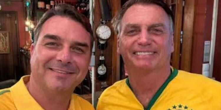 Flávio Bolsonaro se postulará a la presidencia de Brasil en 2026