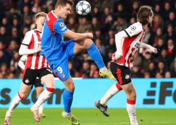 Sufrida remontada del Atlético en Eindhoven para aferrarse al ‘top 8’ de la Champions (2-3)