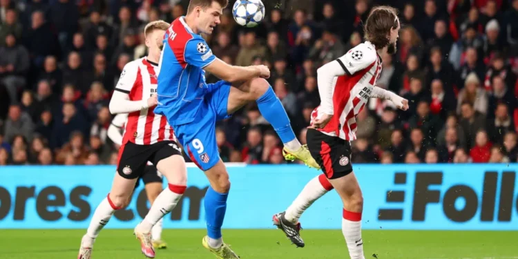 Sufrida remontada del Atlético en Eindhoven para aferrarse al ‘top 8’ de la Champions (2-3)