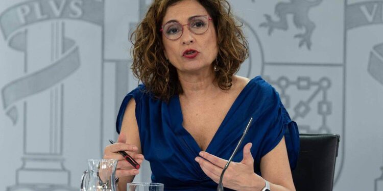 Hacienda dispara su recaudación con la factura de la luz y logra un 55% más en 2025