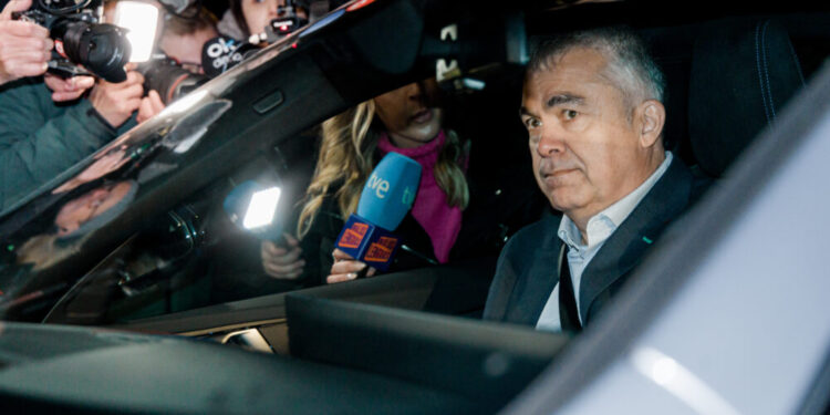 La UCO sitúa a Santos Cerdán bajo un mayor nivel de seguridad en sus comunicaciones tras la salida de Ábalos