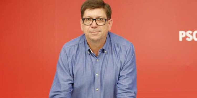 El PSOE mantiene abierta la investigación por acoso contra Francisco Salazar