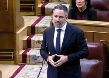 Vox rompe con Revuelta tras detectar posibles irregularidades en la gestión de fondos por la DANA