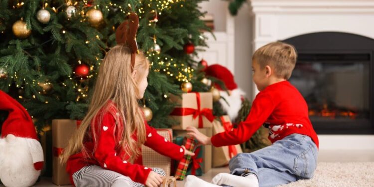 Navidad segura: El decálogo esencial para blindar el árbol y proteger a los niños de riesgos en casa