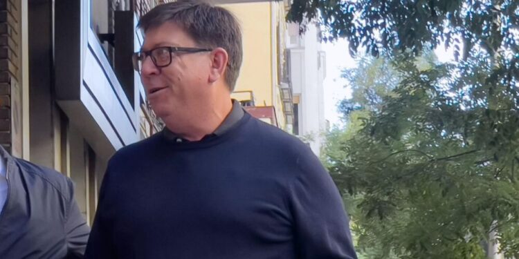 «¿De esto tampoco se enteró el presidente?» El caso Salazar sacude al PSOE