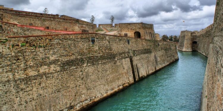 Atención en Ceuta: El día arranca con lluvias y tormentas, aunque el sol se abrirá paso por la tarde