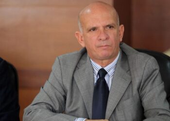 Exjefe militar venezolano alerta sobre posible manipulación digital de elecciones globales