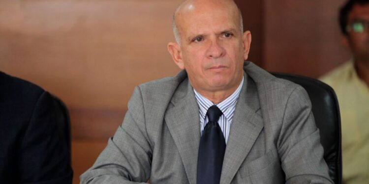 Exjefe militar venezolano alerta sobre posible manipulación digital de elecciones globales