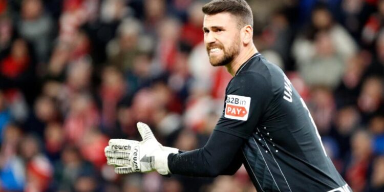 Simón y el Athletic frenan al PSG en una noche épica en San Mamés