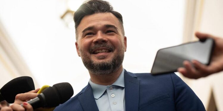 Rufián se viraliza tras la polémica broma de Feijóo sobre los andaluces