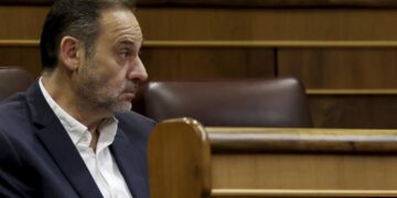 Ábalos queda suspendido en el Congreso: sin sueldo, sin voto y con el escaño en el aire