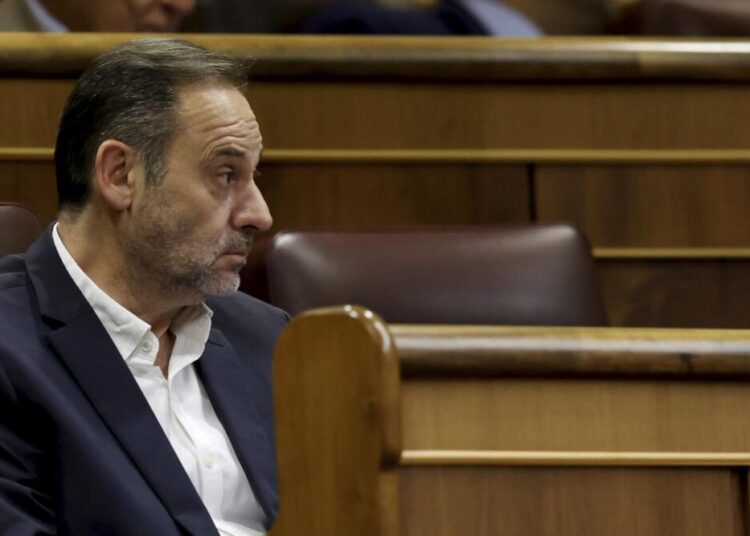 Ábalos queda suspendido en el Congreso: sin sueldo, sin voto y con el escaño en el aire