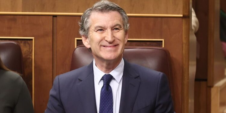 Feijóo llama «guarro» a Salazar y cuestiona la gestión de Sánchez