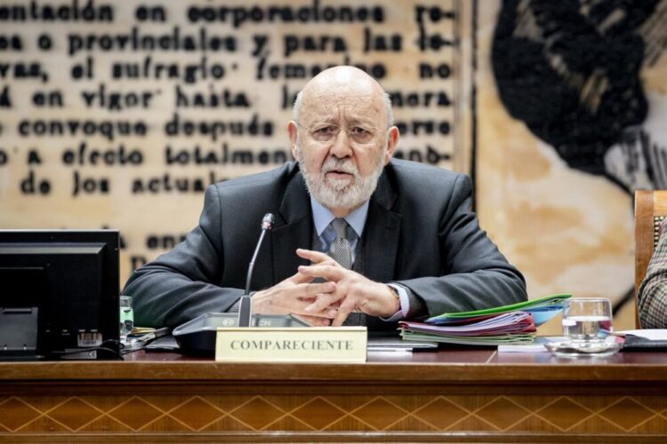 09/12/2025 El Presidente del Centro de Investigaciones Sociológicas (CIS), José Félix Tezanos Tortajada, comparece ante la Comisión de Investigación sobre la gestión del CIS, en el Senado, a 9 de diciembre de 2025, en Madrid (España). Tezanos ha sido citado por el Partido Popular después de denunciar el "falseamiento" de las encuestas.
POLITICA 
A. Pérez Meca - Europa Press