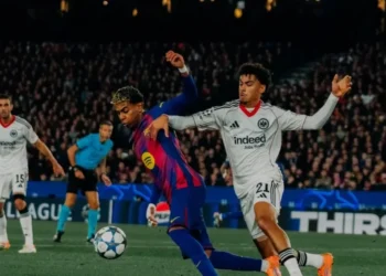 Remontada y triunfo del Barcelona ante el Eintracht en una noche eléctrica de Champions