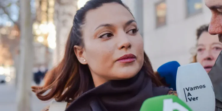 Elisa Mouliaá solicita tres años de cárcel y 30.000 euros a Íñigo Errejón por abuso sexual