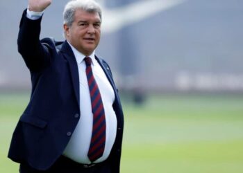 Laporta opone «libertad» a «poder» del Real Madrid, mientras el Barça se enfrenta a la sombra de Negreira y los favores del CSD