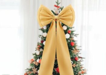 El Lazo XL reemplaza a la estrella en el árbol: La nueva tendencia que impone la elegancia práctica en la Navidad de 2025