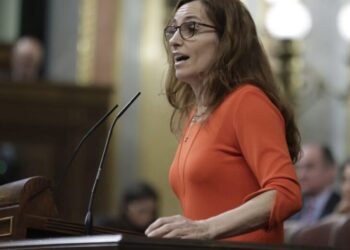 El PP registra una moción en el Senado para reprobar a Mónica García por «incompetencia» y la paralización del Estatuto Marco