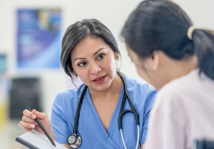 Sanidad en el aire: El motivo por el que miles de médicos admitidos se quedarán sin plaza MIR este año