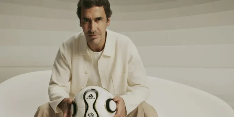 Raúl González recibe el Premio AS: “Mi sueño es regresar al Real Madrid”