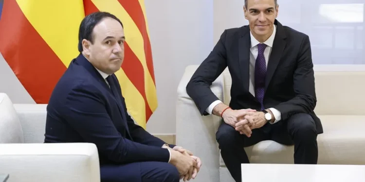 Sánchez y Pérez Llorca acuerdan crear una comisión mixta para la recuperación tras la DANA