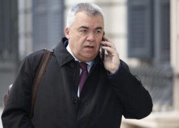 Santos Cerdán cumple por primera vez su obligación judicial en Tafalla