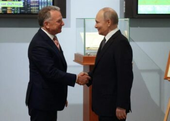 El amigo y asesor de Trump con vínculos a Putin guió a Rusia sobre cómo influir en el presidente