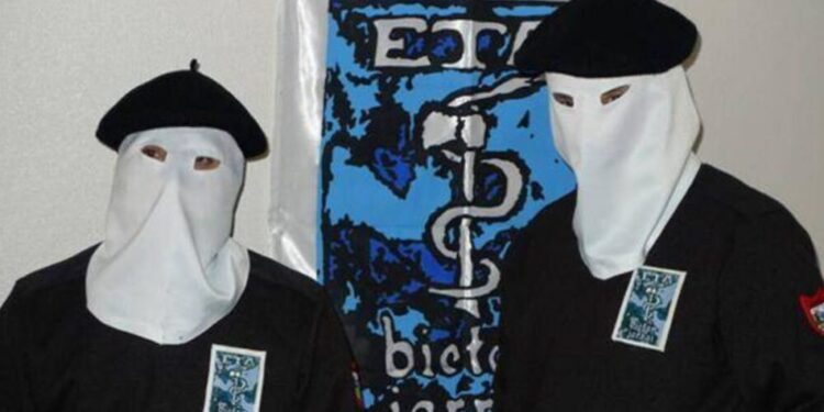 Las víctimas del terrorismo exigen a Sánchez «el mismo trato que da a las de Memoria Democrática»