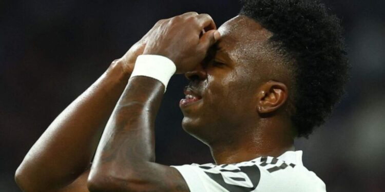 El Bernabéu Señala a Vinicius en Plena Sequía Goleadora