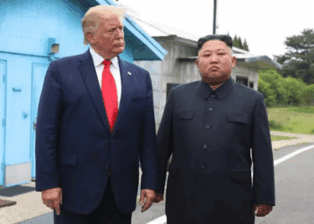 El jefe del Pentágono defiende el diálogo con Rusia y elogia a Trump como mediador