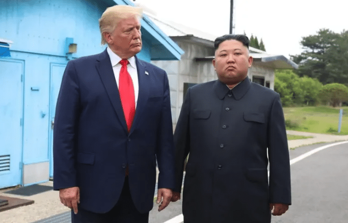El jefe del Pentágono defiende el diálogo con Rusia y elogia a Trump como mediador El jefe del Pentágono defiende el diálogo con Rusia y elogia a Trump como mediador