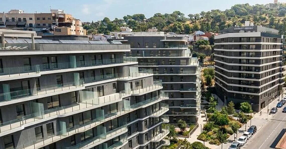 La Ley de Propiedad Horizontal exige el aval previo de la comunidad de vecinos para destinar una vivienda al alquiler turístico La Ley de Propiedad Horizontal exige el aval previo de la comunidad de vecinos para destinar una vivienda al alquiler turístico