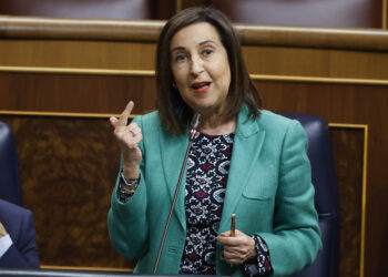 MADRID, 20/12/2023.- La ministra de Defensa, Margarita Robles, interviene durante la sesión de Control al Ejecutivo que celebra el Congreso este miércoles. EFE/Juan Carlos Hidalgo