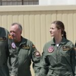 Vuelo real en San Javier: El rey Felipe VI y la princesa Leonor surcan el cielo juntos en sendos PC-21