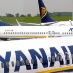 Pánico en un vuelo de Ryanair: una ventanilla se rompe en el aire y succiona parcialmente a un pasajero