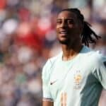 El Bayern de Múnich frena los rumores y cierra la puerta a la salida de Michael Olise