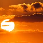 La AEMET alerta de la llegada de la tercera ola de calor del verano: siete comunidades entran en riesgo importante con máximas de hasta 41 ºC