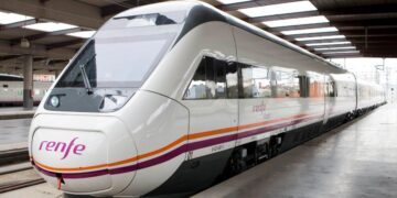 ¿Es normal que nos dé miedo volver a subir en un tren después de una tragédia?: las claves de los expertos para comprender y superar el miedo a viajar en tren ¿Es normal que nos dé miedo volver a subir en un tren después de una tragédia?: las claves de los expertos para comprender y superar el miedo a viajar en tren