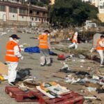 Ceuta inicia un operativo especial de limpieza para recuperar y acotar la playa del Trampolín