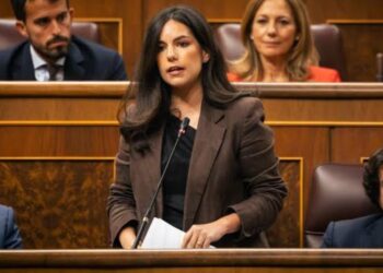 Pepa Millán (Vox) acusa al Gobierno de dejar a Ceuta «vendida» ante un «ejército de varones armados» Pepa Millán (Vox) acusa al Gobierno de dejar a Ceuta «vendida» ante un «ejército de varones armados»
